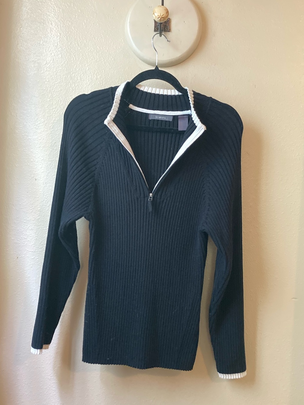 Vintage Y2K Liz Claiborne Black Ribbed Knit Half-ZipSweater Top/White Trim XL